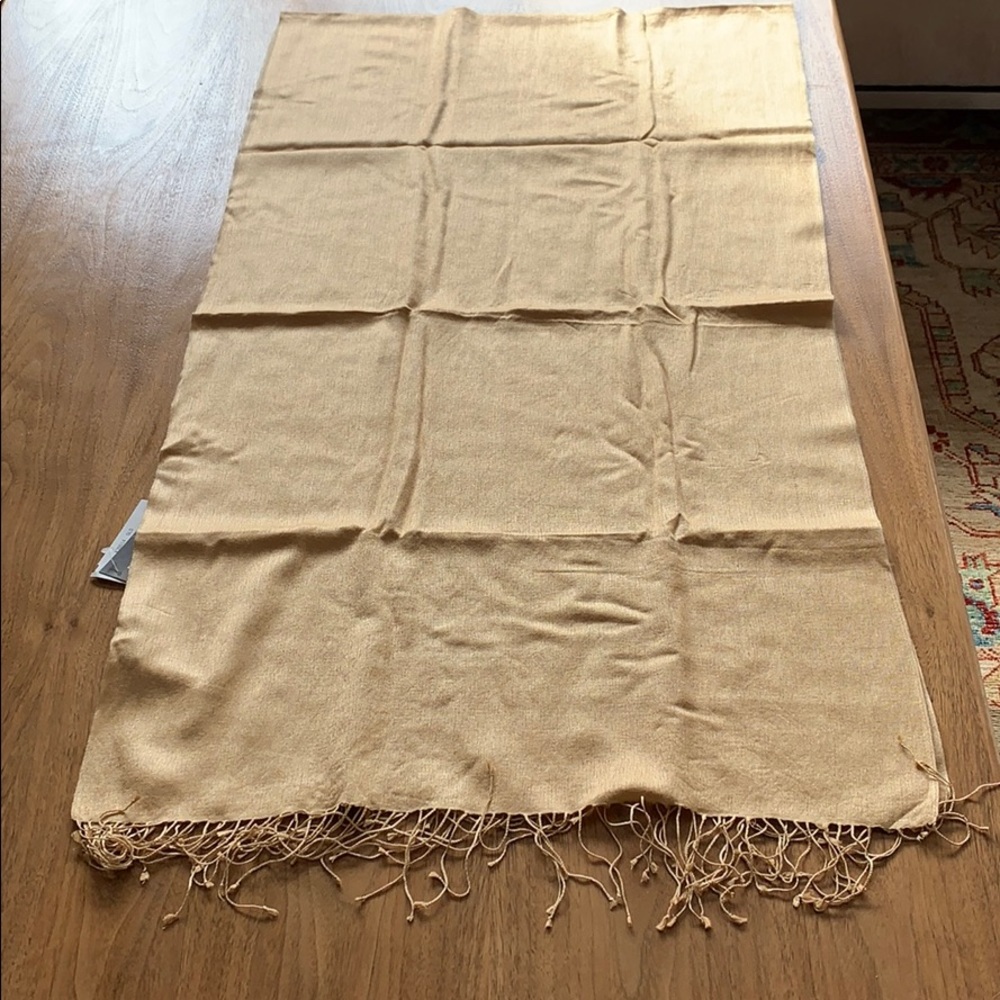 NWT Kenneth Cole Scarf/Pashmina
